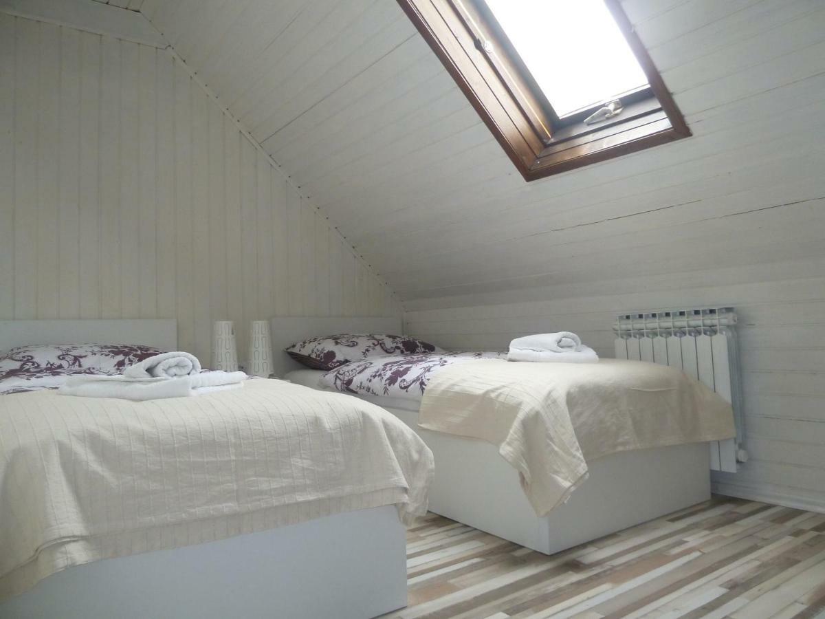 Estavela Holiday Home Jezerce Buitenkant foto