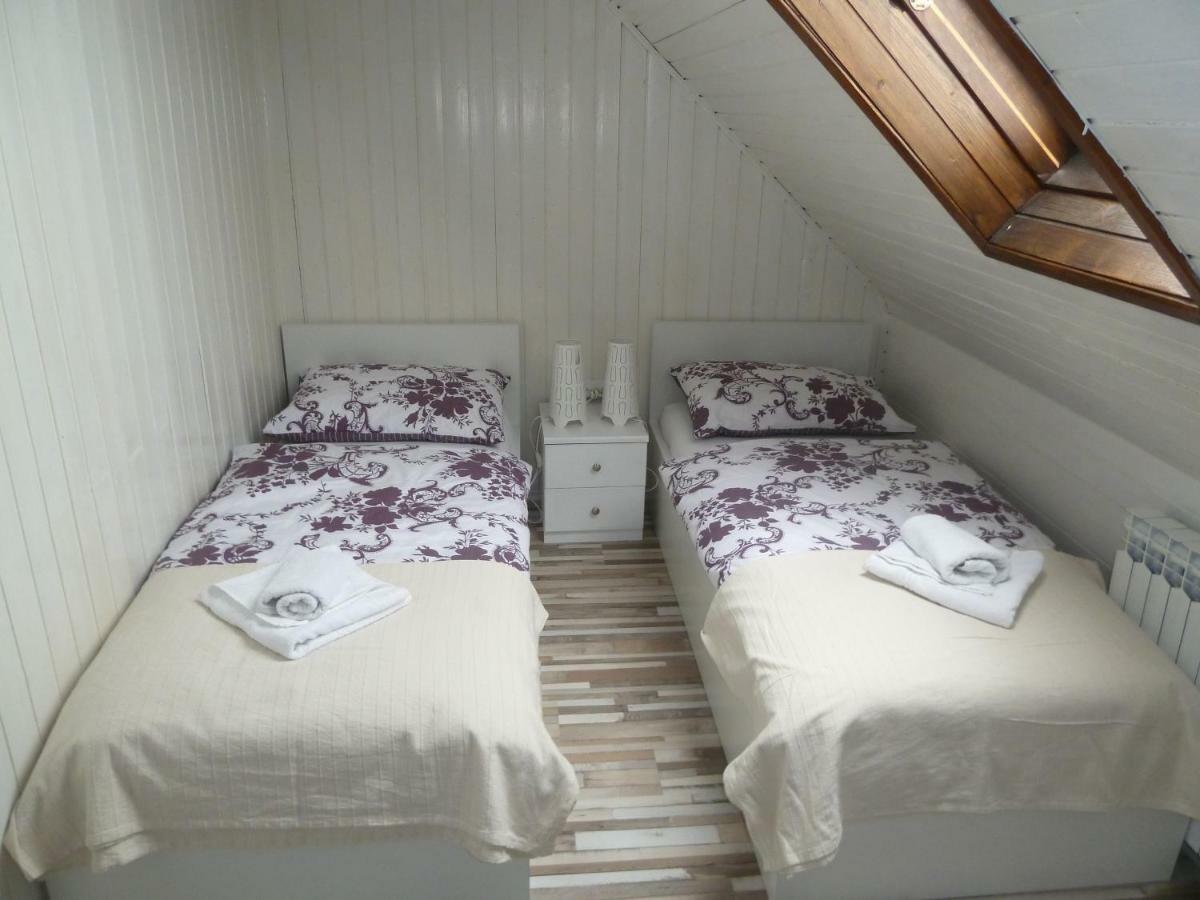 Estavela Holiday Home Jezerce Buitenkant foto