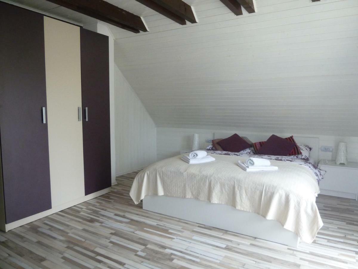 Estavela Holiday Home Jezerce Buitenkant foto