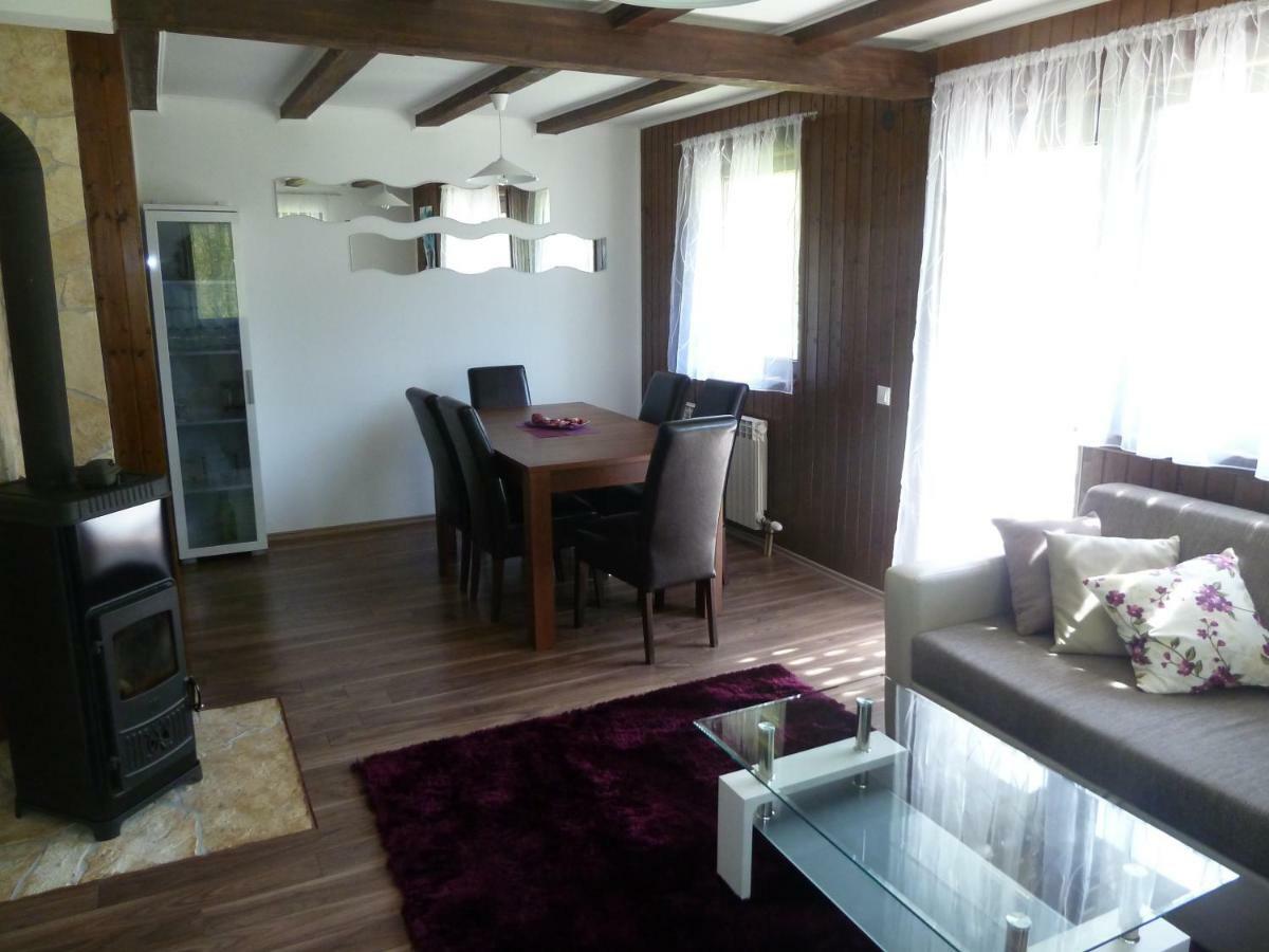 Estavela Holiday Home Jezerce Buitenkant foto