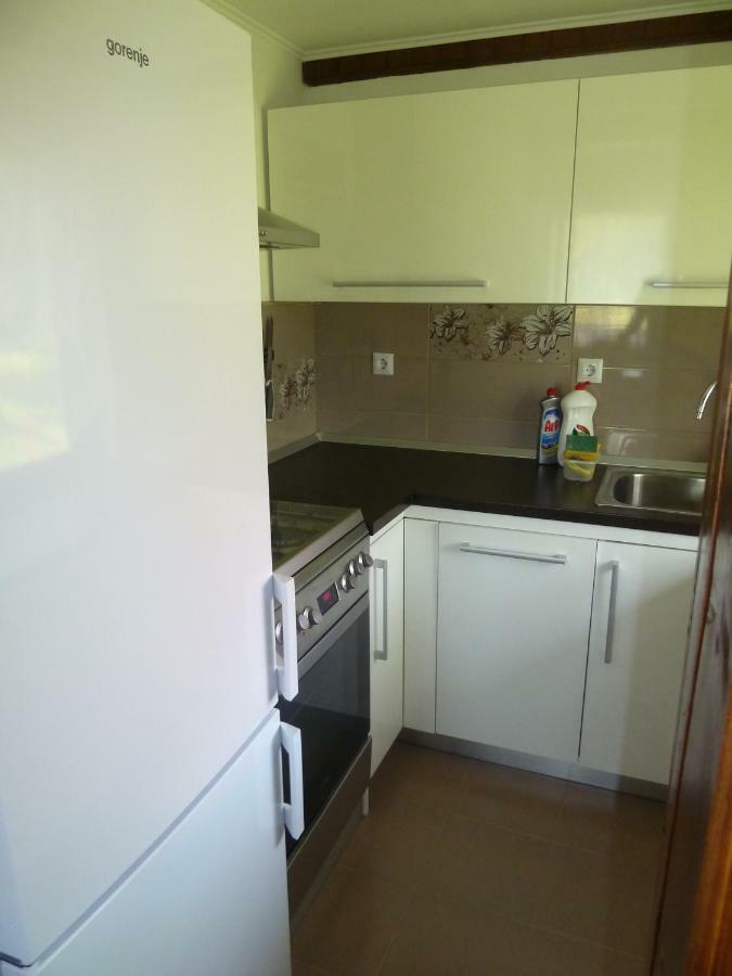 Estavela Holiday Home Jezerce Buitenkant foto