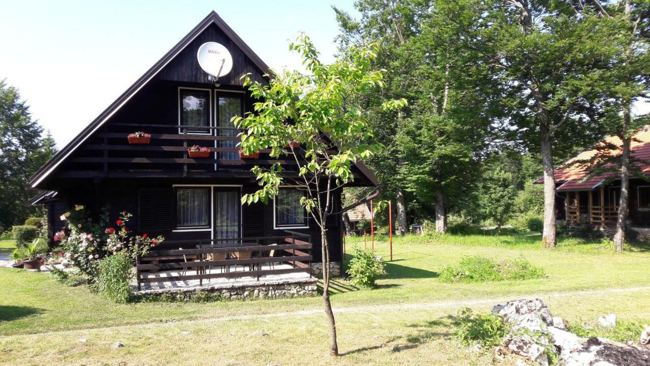 Estavela Holiday Home Jezerce Buitenkant foto