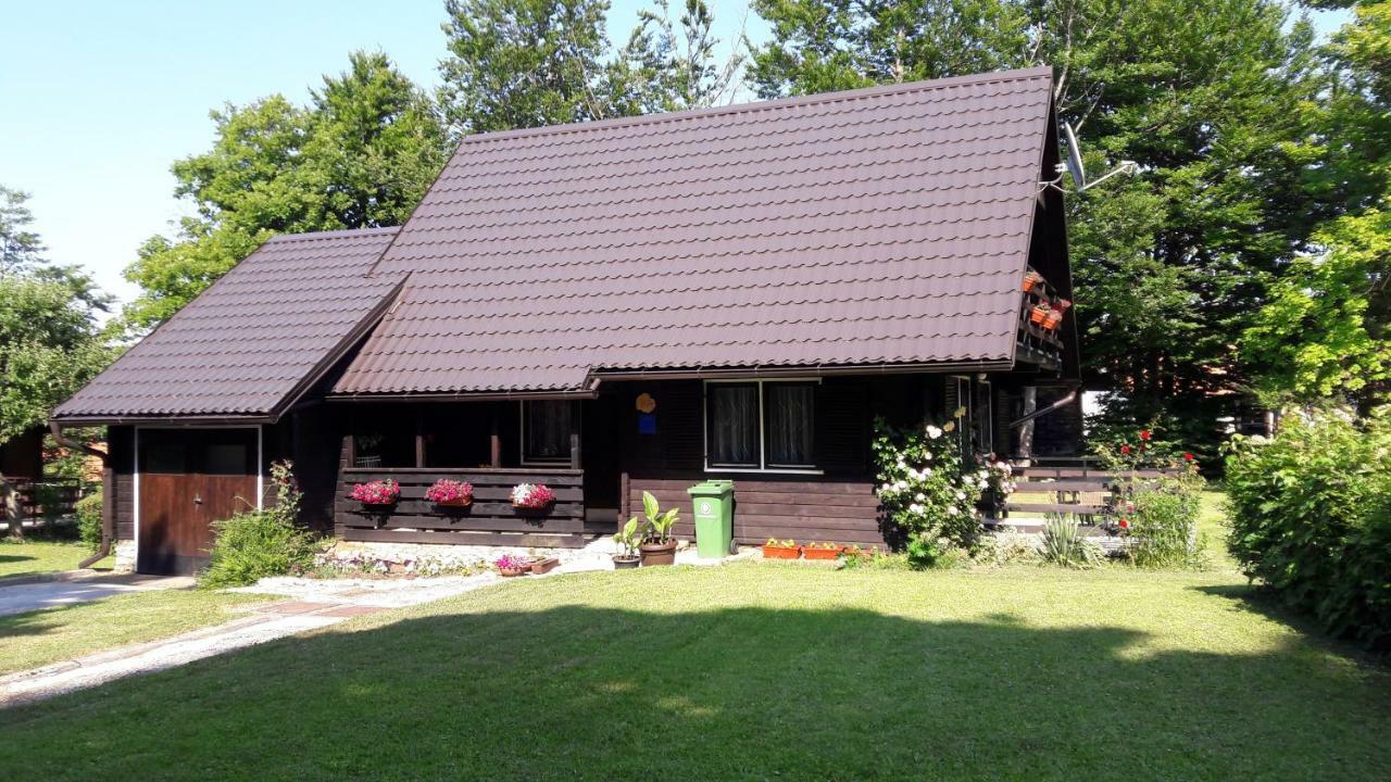 Estavela Holiday Home Jezerce Buitenkant foto