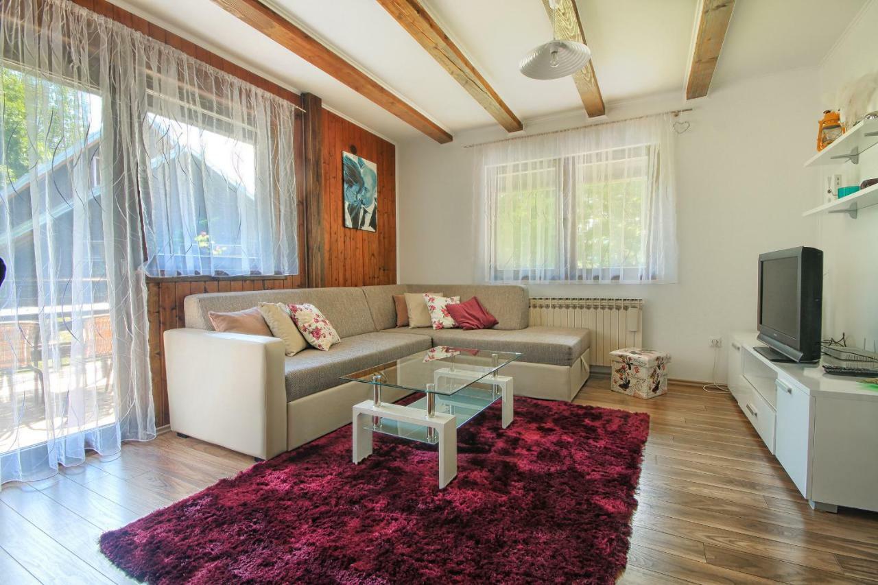 Estavela Holiday Home Jezerce Buitenkant foto